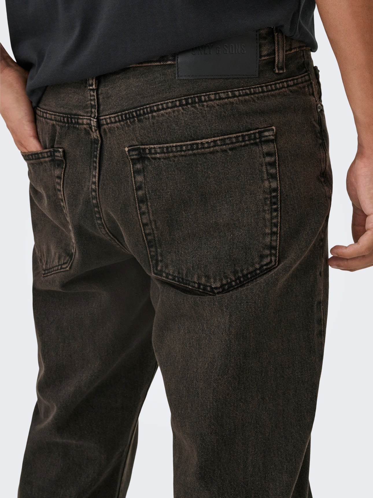 ONSEdge Straight Jeans brown stone - modello frontale full body