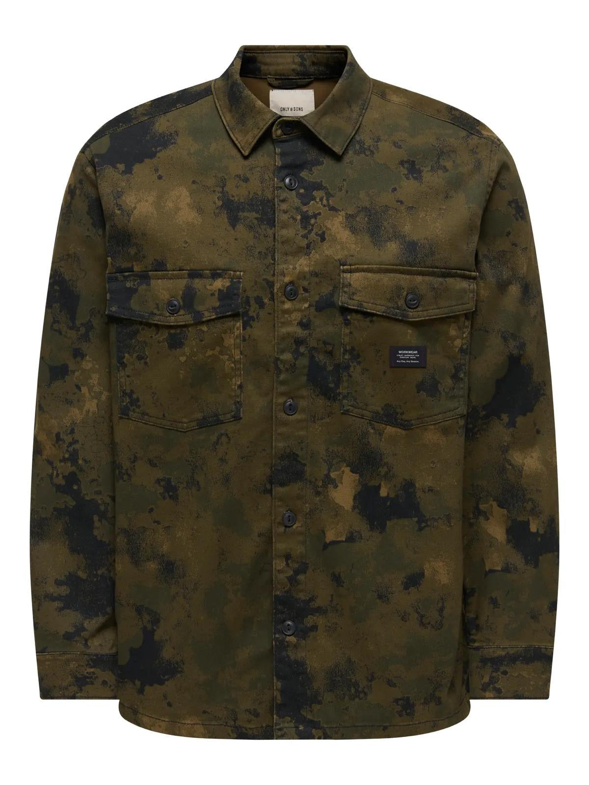 Overshirt mimetica Only & Sons - fronte su fondo bianco