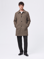 Cappotto pied-de-poule - modello di spalle full body